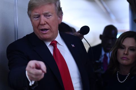 Donald Trump gestikuliert