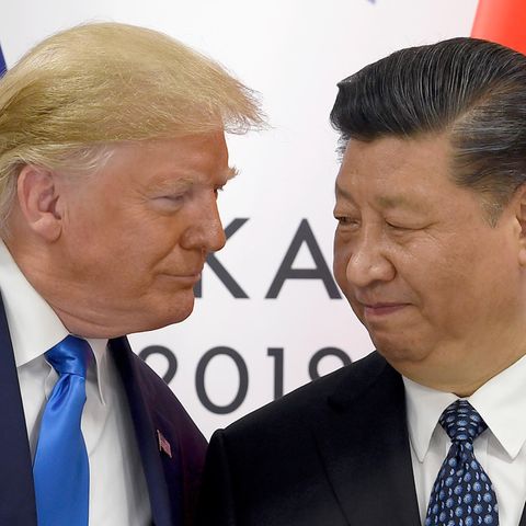 Japan, Osaka: Präsident Donald Trump (l.) trifft den chinesischen Präsidenten Xi Jinping