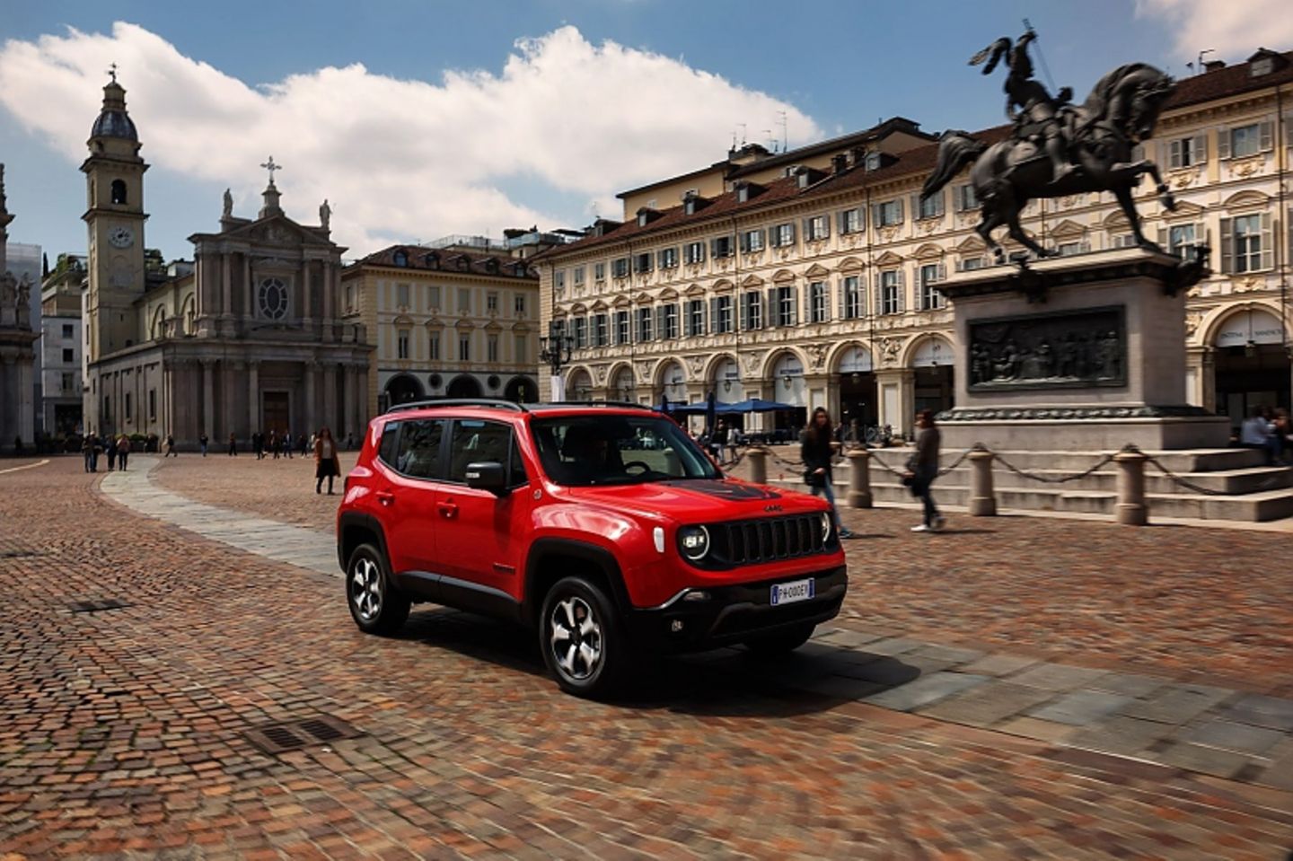 Der Jeep Renegade 4xe kostet mindestens 37.236,97 Euro