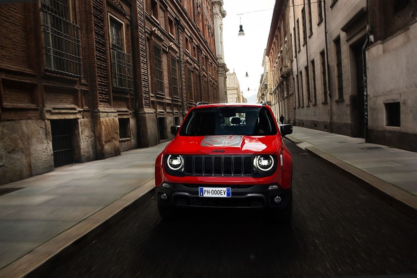Im Sport-Modus ist der Jeep Renegade 4xe durchaus dynamisch