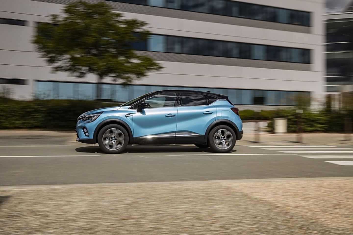 Der Renault Captur E-Tech Plug in Hybrid ist 4,23 Meter lang