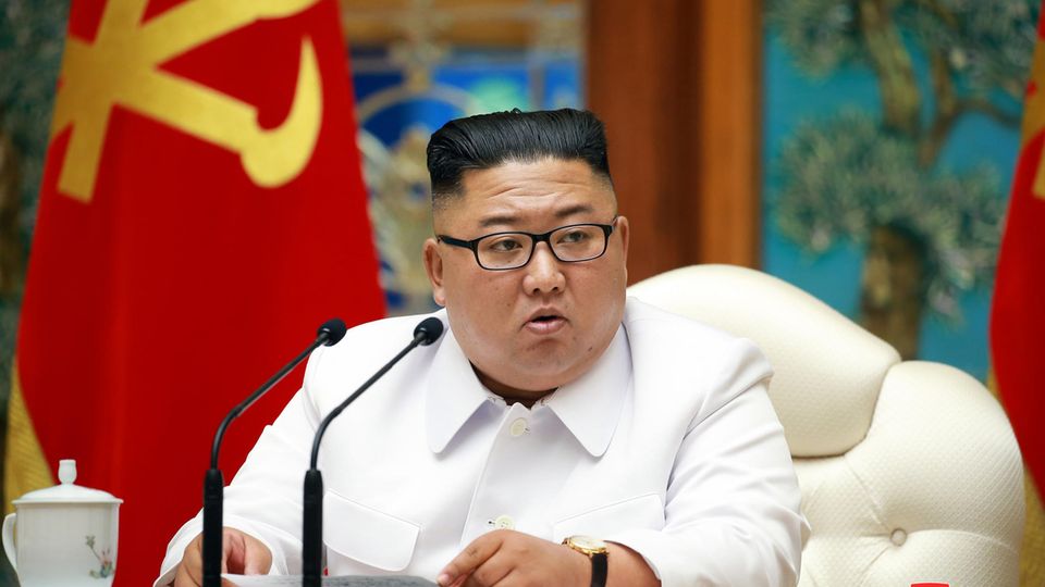 Nordkorea: Kim Jong Un bei einer Notstandssitzung des Politbüros wegen der Coronavirus-Pandemie