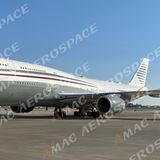 Bei der 2012 in Everett gebauten Boeing handelt es sich um die jüngste Version des Jumbojets mit nochmals verlängerten Oberdeck. Zur Flotte der Lufthansa gehören 19 Exemplare diesen Typs als Passagierversion mit 364 Sitzplätzen.