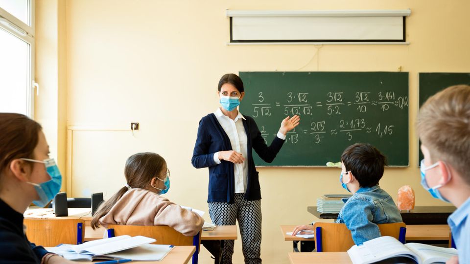 In den meisten Schulen findet Unterricht in kleine und schlecht belüfteten Räumen statt