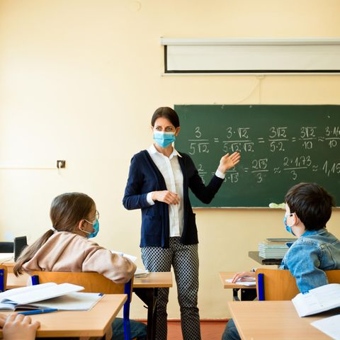 In den meisten Schulen findet Unterricht in kleine und schlecht belüfteten Räumen statt