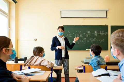 In den meisten Schulen findet Unterricht in kleine und schlecht belüfteten Räumen statt