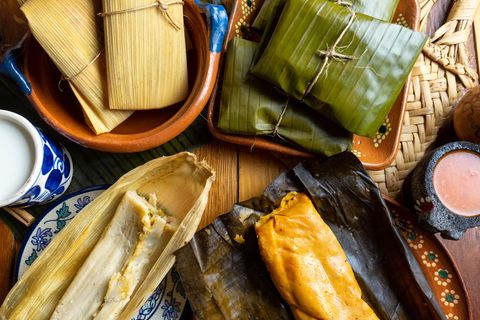 Tamales in Mais- und Bananenblättern
