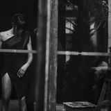 Naomi Campbell in hochgeschlitztem Kleid