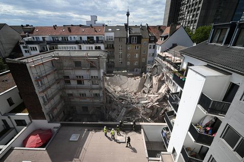 Düsseldorf: Weiterhin zwei Menschen nach Hauseinsturz vermisst