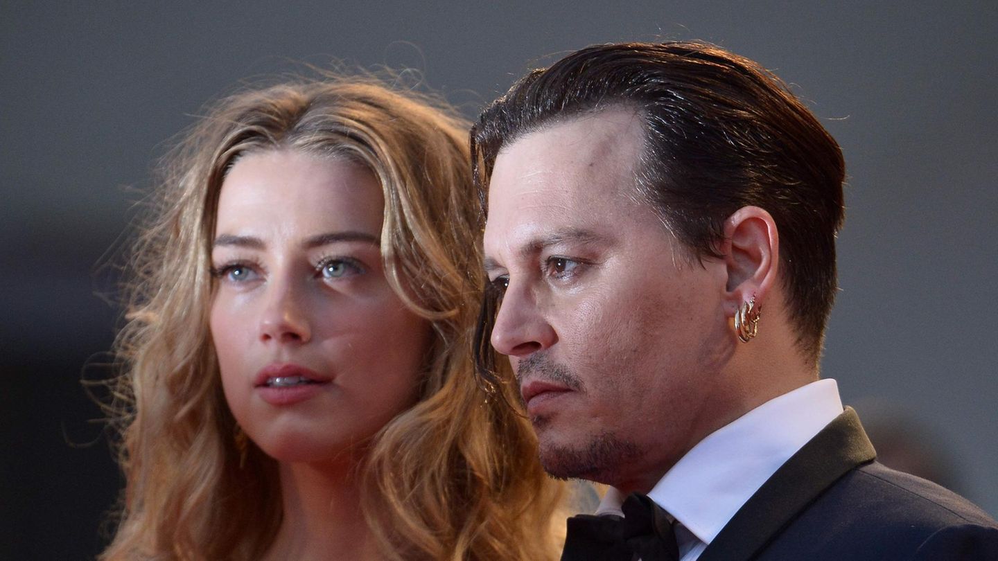 (FILES) In this file photo taken on September 4, 2015 US actor Johnny Depp and his wife US actress Amber Heard arrive for screening of the movie "Black Mass" presented out of competition at the 72nd Venice International Film Festival at Venice... Johnny Depp und Amber Heard