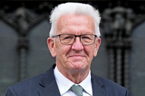 Kretschmann droht mit härteren Sanktionen für Corona-Verstöße