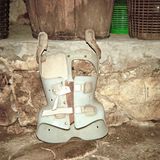 Das Korsett musste sie als Heranwachsende tragen