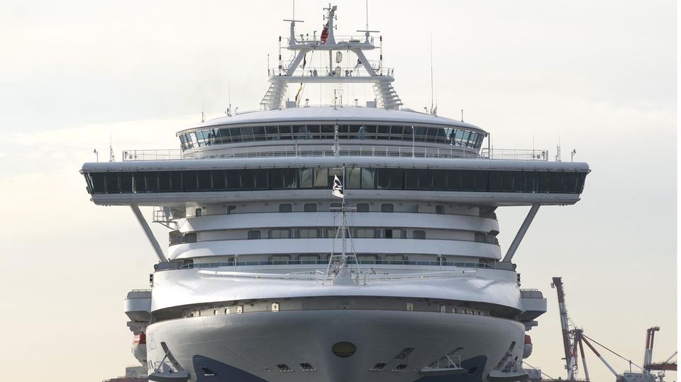 Coronavirus: Das Kreuzfahrtschiff "Diamond Princess" im Hafen vin Yokohama, Japan Das Kreuzfahrtschiff "Diamond Princess" im Hafen vin Yokohama, Japan