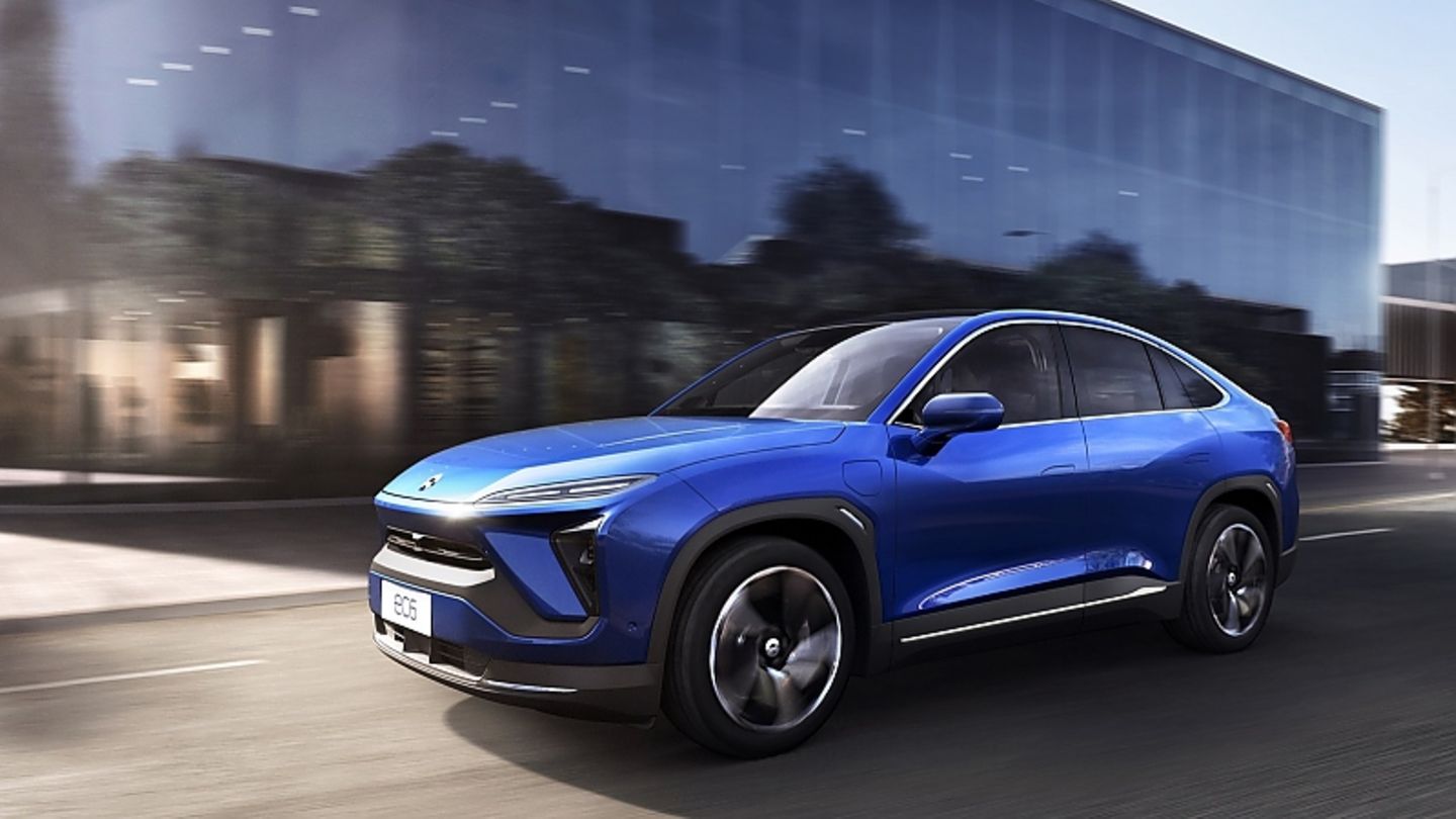 Nio EC6