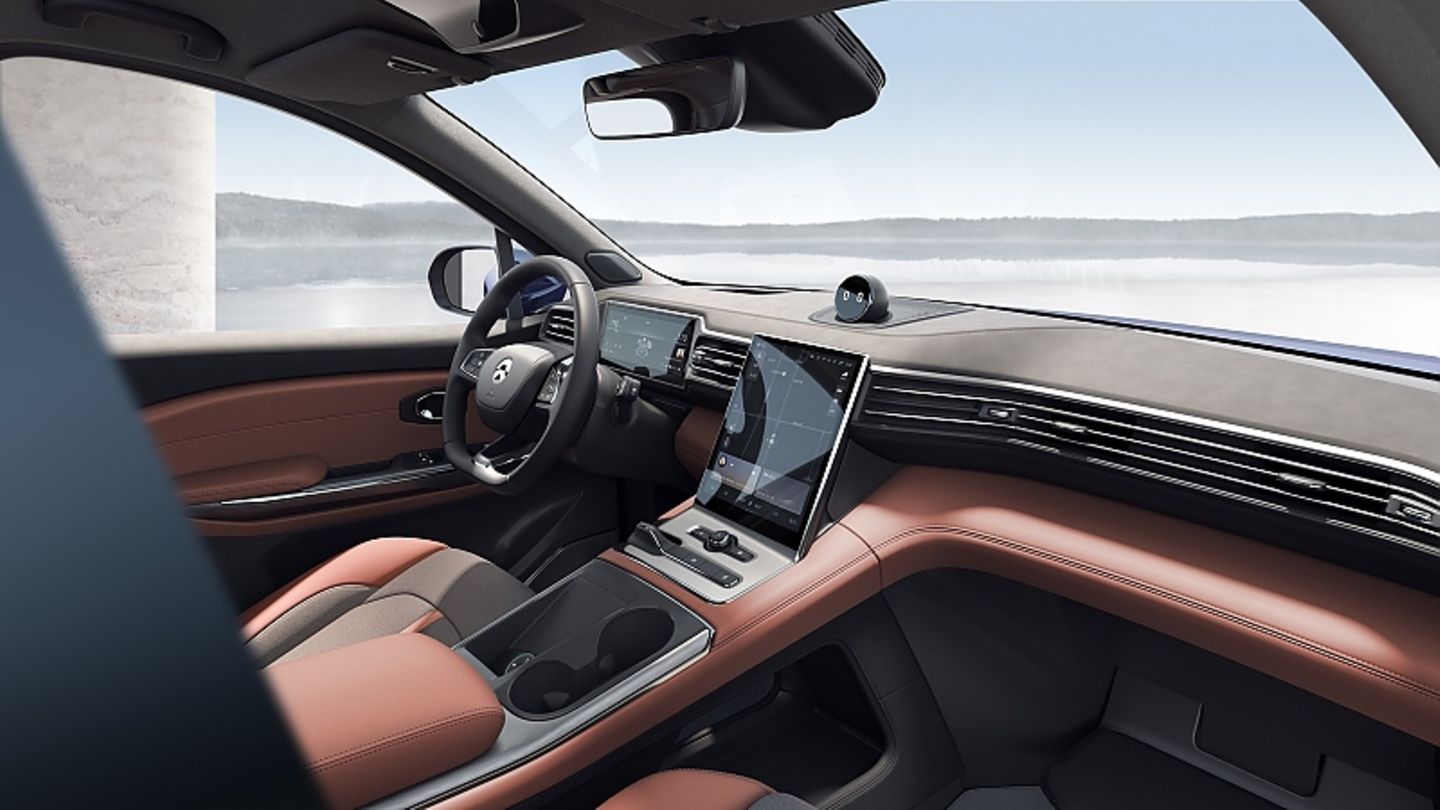 Nio EC6