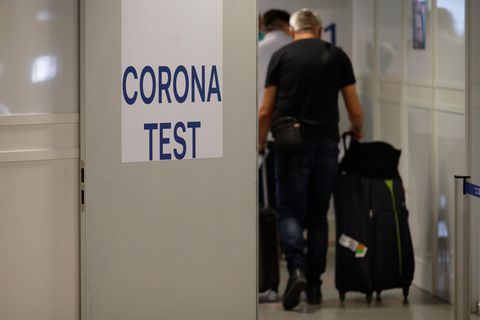 Corona-Test am Flughafen