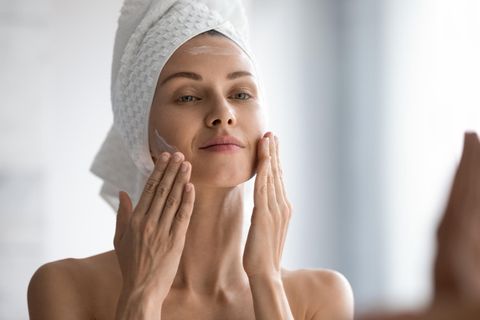 BB Cream ist Feuchtigkeitspflege und Make-up in einem Produkt