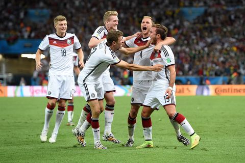 Benedikt Höwedes, Mario Götze und André Schürrle jubeln im WM-Finale