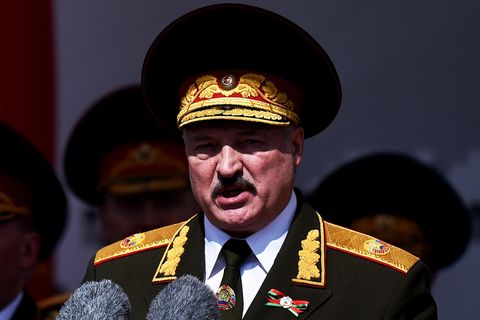 Minsk: Alexander Lukaschenko hält eine Rede bei einer Militärparade.