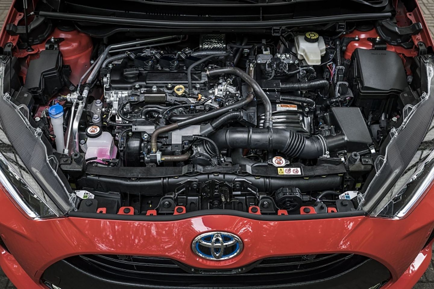Der Toyota Yaris Hybrid hat 100 kW / 116 PS