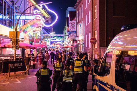 Nachrichten aus Deutschland – Hamburger Polizei löst Sex-Partys auf