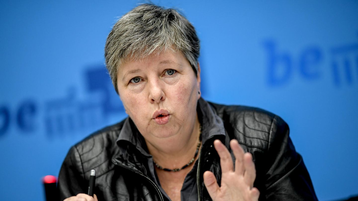 Linke-Politikerin und ehemalige Berliner Bausenatorin Katrin Lompscher