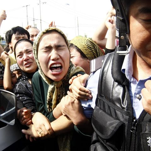Uigurische Frauen bei der Demonstration im vergangenen Jahr in Chinas Provinz Xinjiang