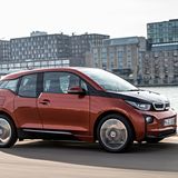 Der BMW i3 wird schon seit einigen Jahren gebaut, wirkt aber immer noch futuristisch und kann technisch mithalten.