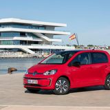 Der e-up von Volkswagen ist ein günstiger Stadtflitzer mit ausreichend Platz für vier Personen.