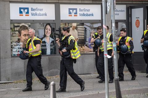 Polizei nach versuchtem Banküberfall in Berlin-Wilmersdorf