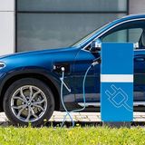 Die Batterie hat eine Kapazität von zwölf Kilowattstunden