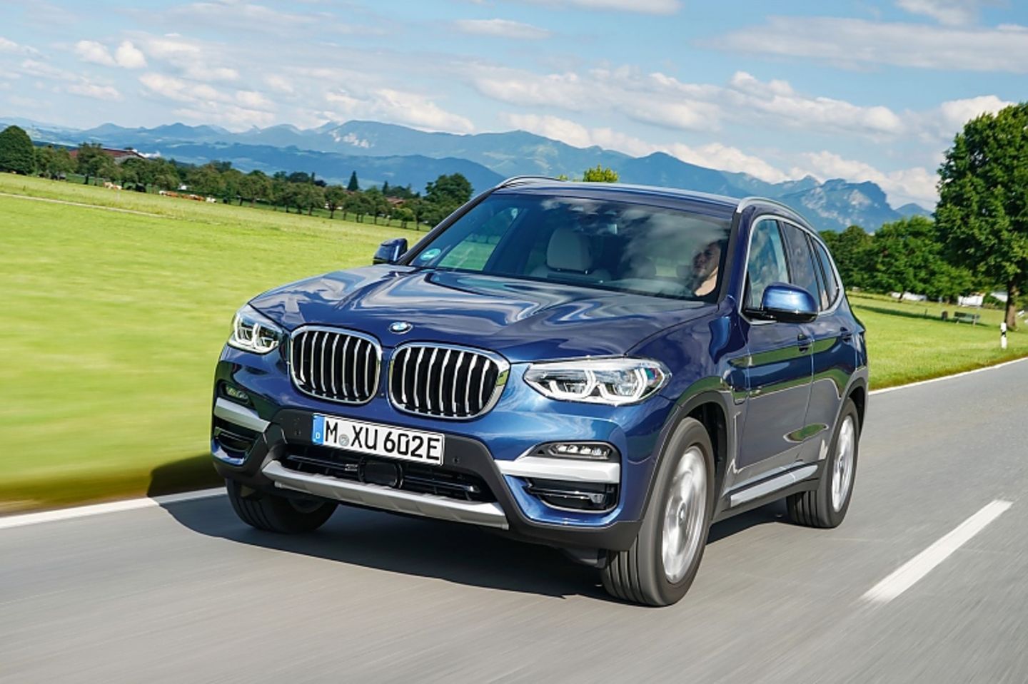 Nach 6,1 Sekunden erreicht der BMW X3 xDrive30e 100 km/h