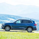 Der BMW X3 xDrive30e verbraucht 2,4 l/100 km