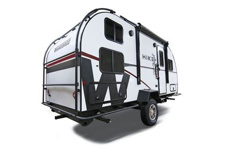 Der Wohnwagen wird von einem  Stahlrahmen umhüllt.