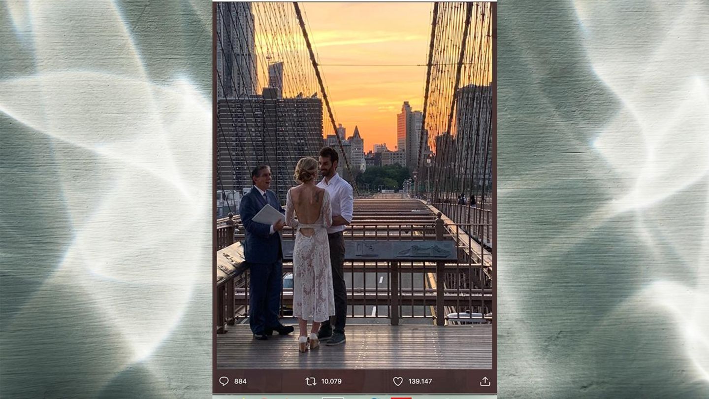 New York: passer-by takes a wedding photo and searches for the couple on Twitter