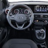 Beim Hyundai i10 N-Line bietet das Interieur einige rote Akzente