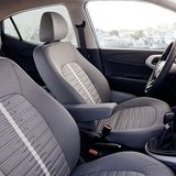 Das Gestühl im Hyundai i10 1.2 lässt es an Seitenhalt vermissen