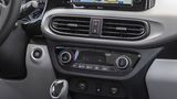 Den Hyundai i10 gibt es wahlweise mit automatisiertem Schaltgetriebe oder Fünfgang-Handschaltung