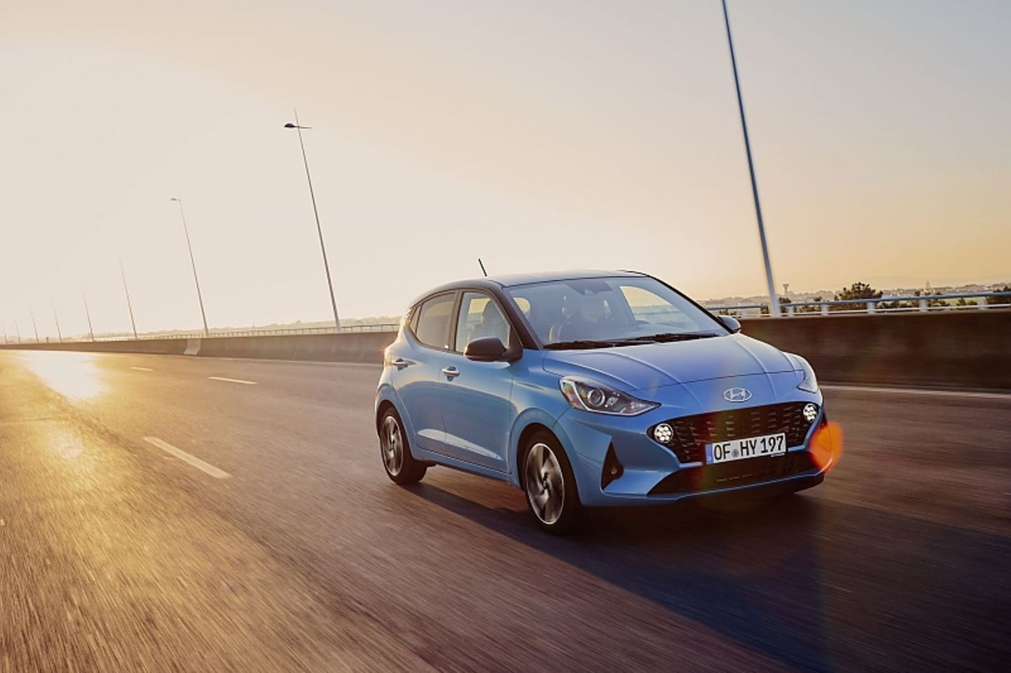 Der Vierzylinder Motor des Hyundai i10 1.2 giert nach Drehzahlen