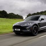 Nach 4,5 Sekunden erreicht der Aston Martin DBX 100 km/h