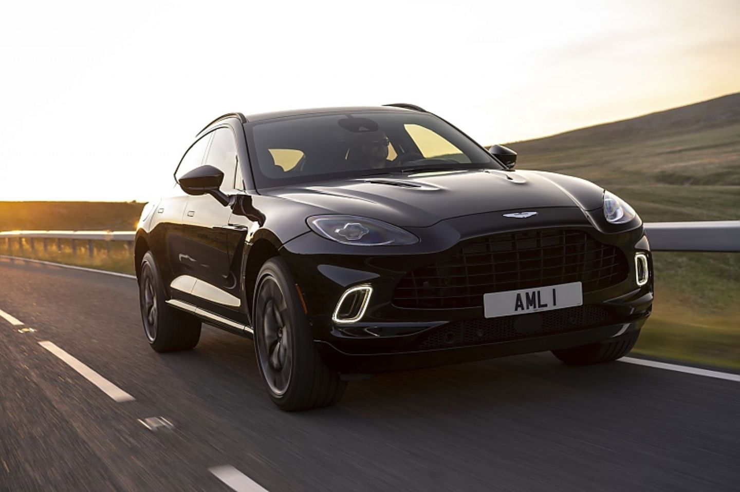 Der Aston Martin DBX wiegt 2.245 Kilogramm
