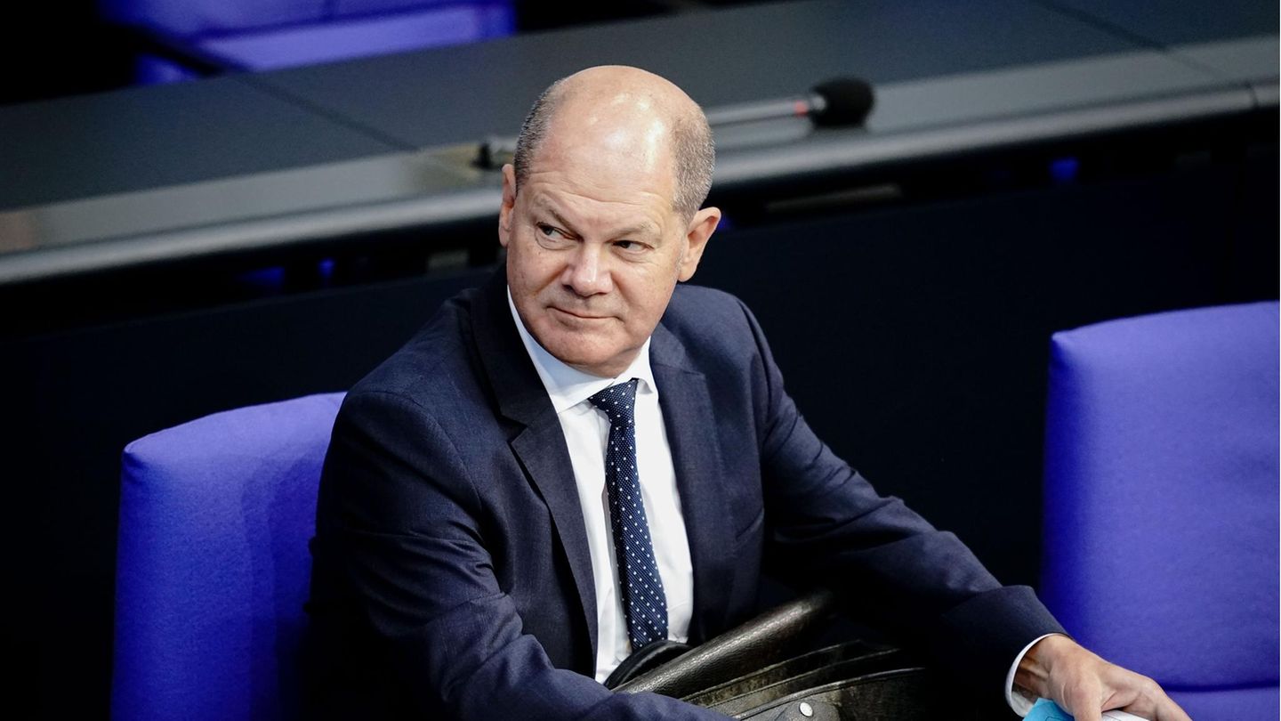 Olaf Scholz (SPD), Bundesminister der Finanzen, im Bundestag