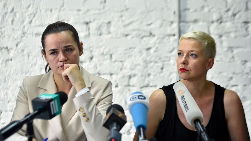 Präsidentschaftskandidatin Swetlana Tikhanovskaya (links) und ihre Mitstreiterin Maria Kolesnikova Präsidentschaftskandidatin Swetlana Tikhanovskaya (links) und ihre Mitstreiterin Maria Kolesnikova