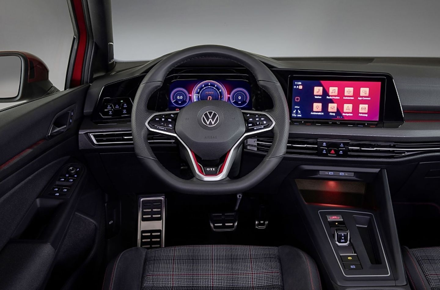 Modernes Cockpit: Wie der "normale" Golf verzichtet der GTI auf einen Knopfsalat