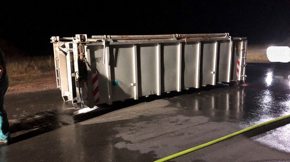 Nachrichten Deutschland Wittlich Umgekippter Container in Wittlich