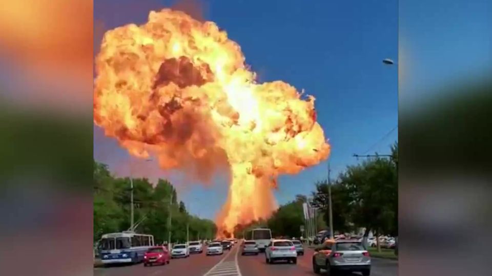 Explosion in Russland: In der Stadt Wolgograd ist eine Tankstelle explodiert