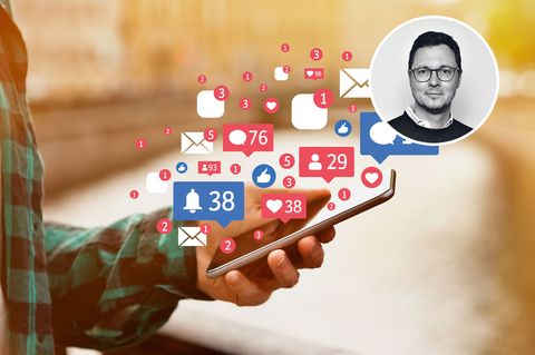 Ein Smartphone in der Datenwolke