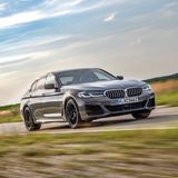 Wer die Fahrprogramme des BMW 545e xDrive nach seinen Wünschen konfigurieren möchte, muss sich durch die Einstellungen klicken
