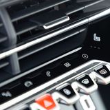 Mit den "Klaviertasten" wählt man die Menüs an