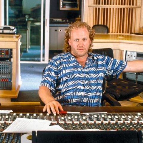 HAROLD FALTERMEYER, MUSIKPRODUZENT   
MUSIKER TECHNIK ARBEITSPLATZ TONSTUDIO HEMD SITZEND HALBFIGUR BLOND LANGHAARIG LOCKEN HALBGLATZE …STERREICHER RM REDAKTIONELL FARBE